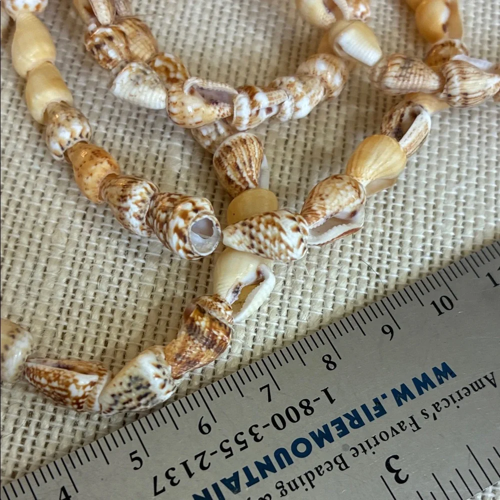 Elegant vintage Shell Beaded Necklace - Picture 9 of 9